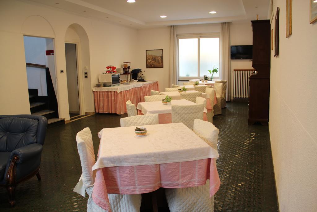 Hotel Persico Saluzzo Exterior photo